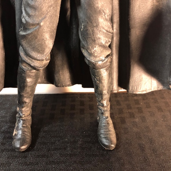 12” NECA V for Vendetta action figure (missing hands & daggers 🗡️ - Picture 7 of 12